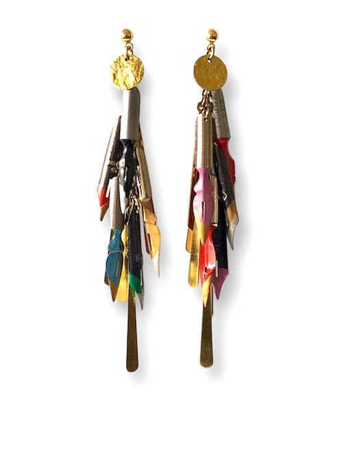 https://www.margauxcoquelicot.fr/shop/Boucles-d-oreilles-longues-plumes-de-calligraphie-bleu-rose-rouge-Graffiti_p971.html